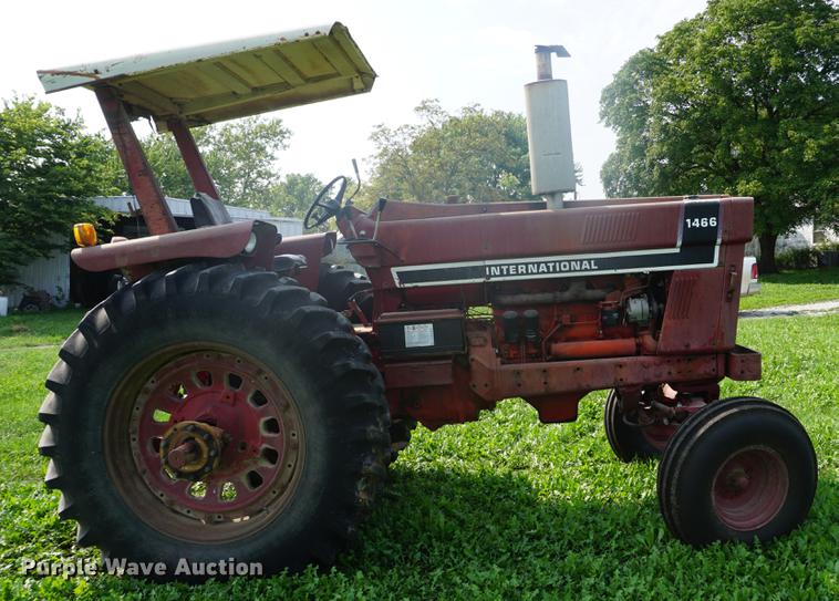 image for item DD6419 1972 International 1466 tractor