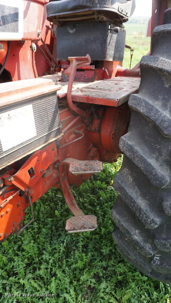 image for item DD6419 1972 International 1466 tractor
