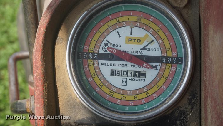 image for item DD6419 1972 International 1466 tractor