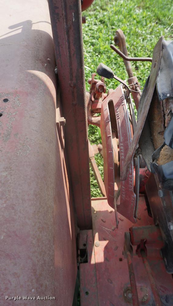 image for item DD6419 1972 International 1466 tractor