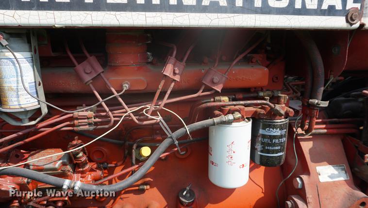 image for item DD6419 1972 International 1466 tractor