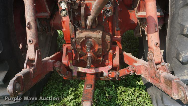 image for item DD6419 1972 International 1466 tractor