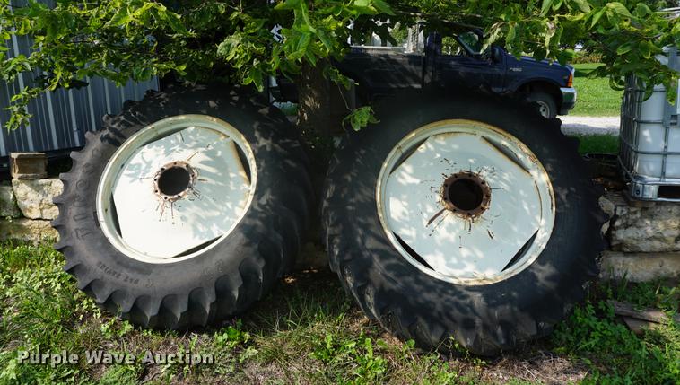 image for item DD6419 1972 International 1466 tractor