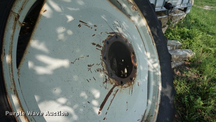 image for item DD6419 1972 International 1466 tractor