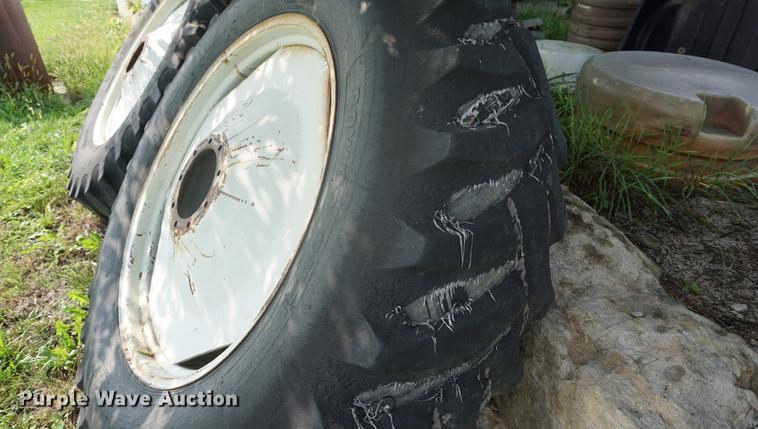 image for item DD6419 1972 International 1466 tractor