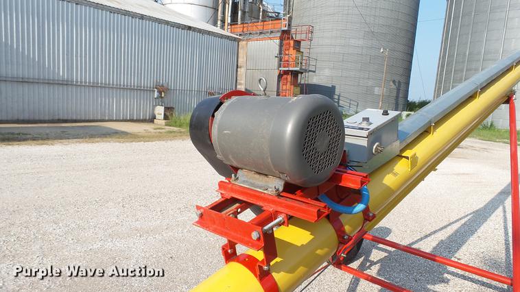 image for item DD7357 Westfield WR80-31 grain auger
