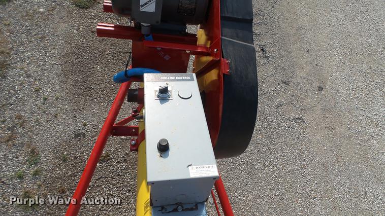 image for item DD7357 Westfield WR80-31 grain auger