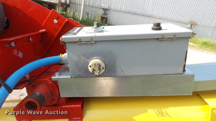 image for item DD7357 Westfield WR80-31 grain auger