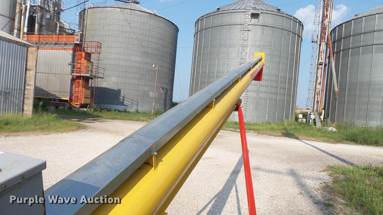 image for item DD7357 Westfield WR80-31 grain auger