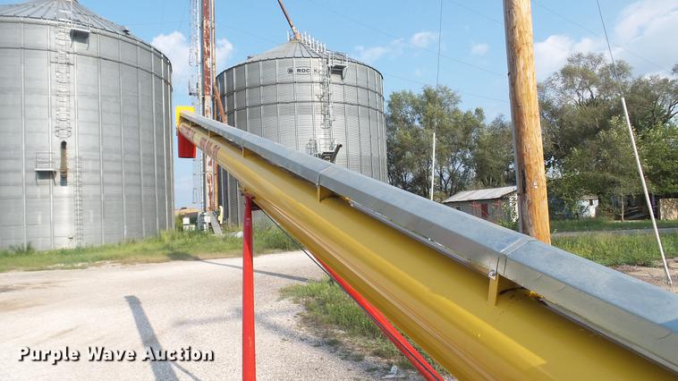 image for item DD7357 Westfield WR80-31 grain auger