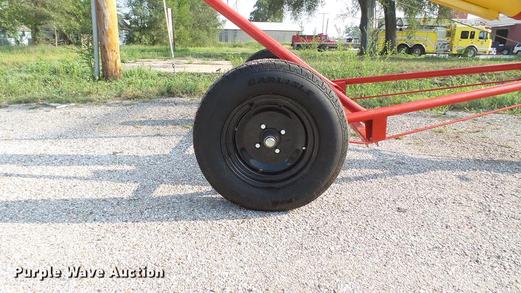 image for item DD7357 Westfield WR80-31 grain auger