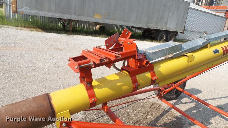 image for item DD7358 Westfield WR80-31 grain auger