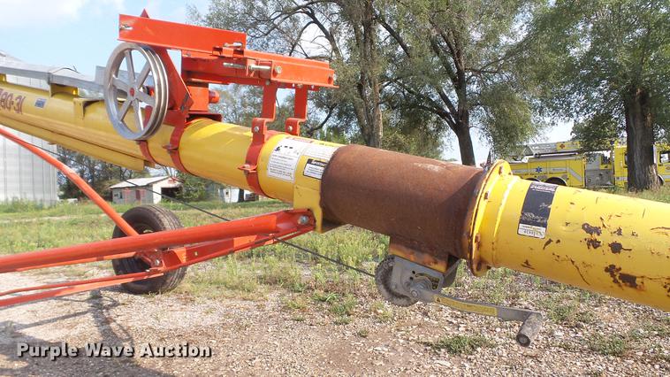 image for item DD7358 Westfield WR80-31 grain auger