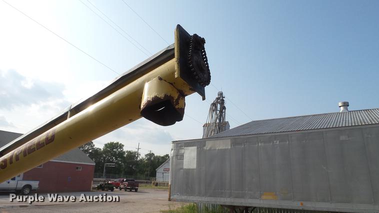 image for item DD7358 Westfield WR80-31 grain auger