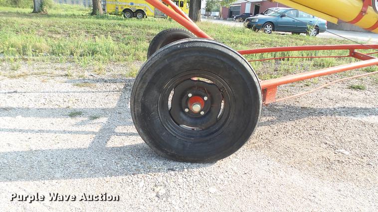 image for item DD7358 Westfield WR80-31 grain auger