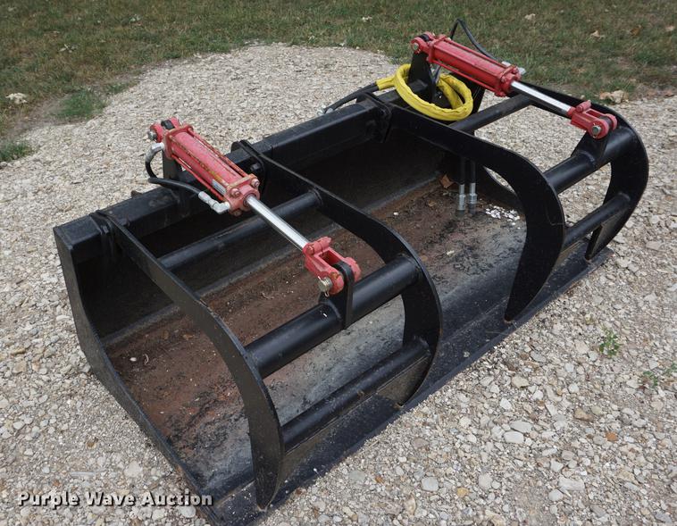 image for item DD7884 Skid steer grapple bucket