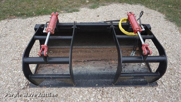 image for item DD7884 Skid steer grapple bucket