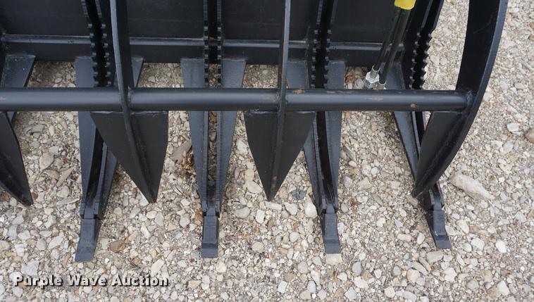 image for item DD7885 Skid steer root grapple bucket