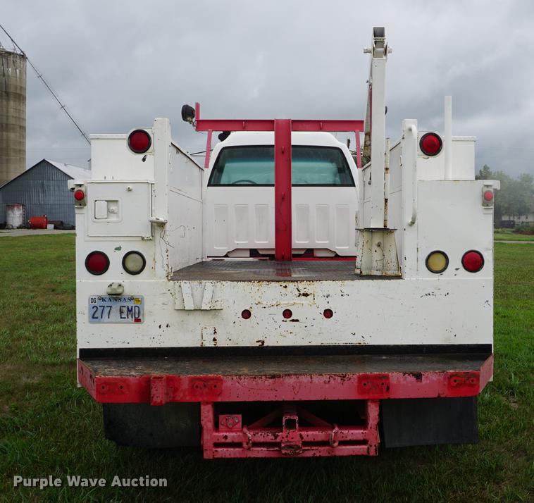 image for item DD7910 1998 GMC C7500 service truck with crane