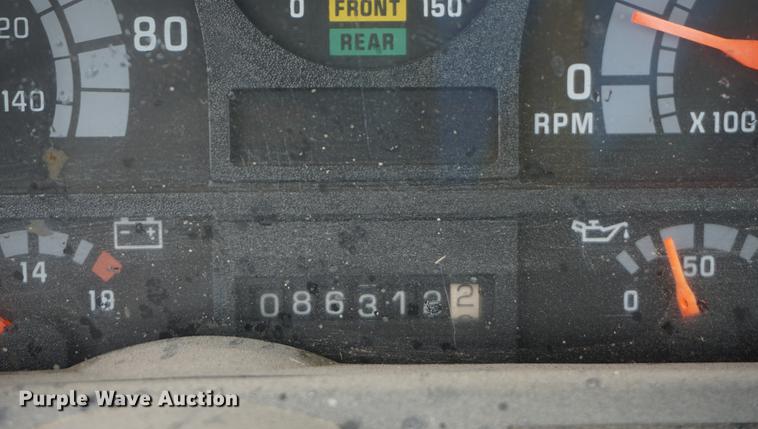 image for item DD7910 1998 GMC C7500 service truck with crane