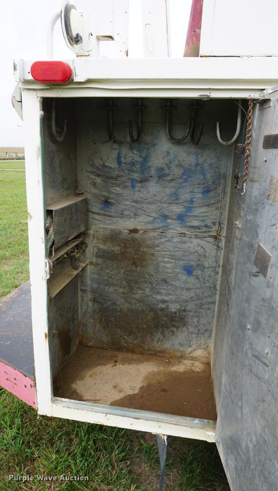 image for item DD7910 1998 GMC C7500 service truck with crane