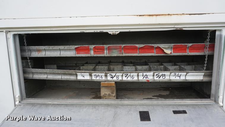 image for item DD7910 1998 GMC C7500 service truck with crane