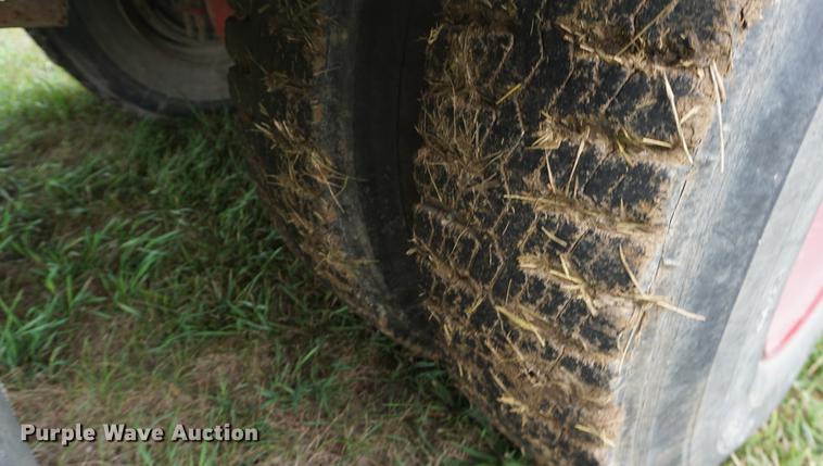 image for item DD7910 1998 GMC C7500 service truck with crane