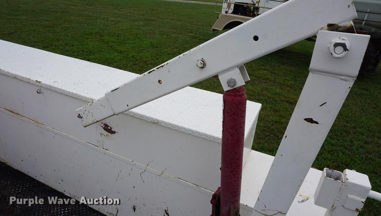 image for item DD7910 1998 GMC C7500 service truck with crane