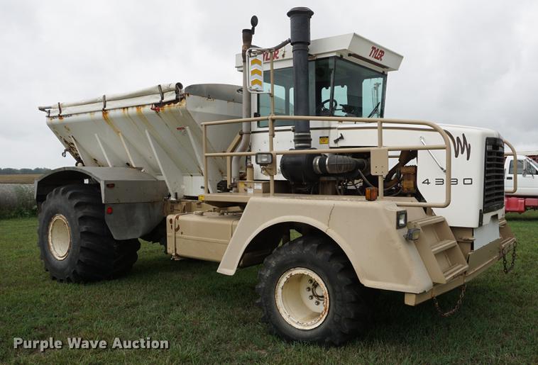 image for item DD7911 1998 Tyler 4330 applicator