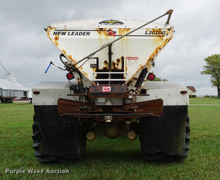 image for item DD7911 1998 Tyler 4330 applicator