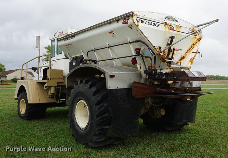 image for item DD7911 1998 Tyler 4330 applicator