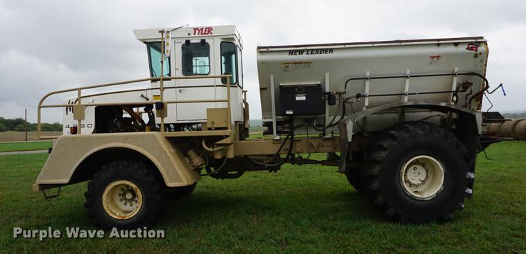 image for item DD7911 1998 Tyler 4330 applicator