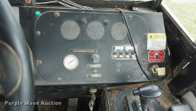 image for item DD7911 1998 Tyler 4330 applicator