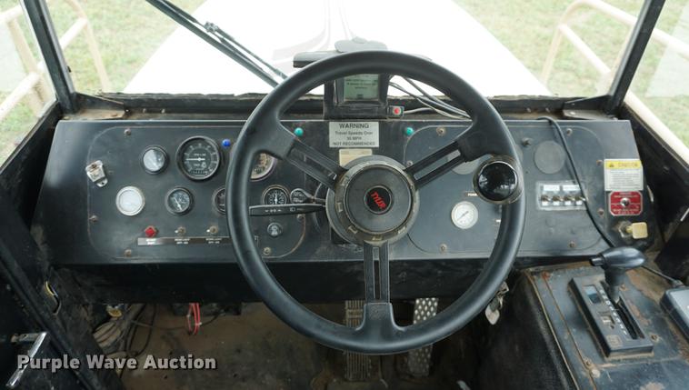 image for item DD7911 1998 Tyler 4330 applicator