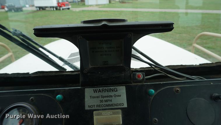 image for item DD7911 1998 Tyler 4330 applicator