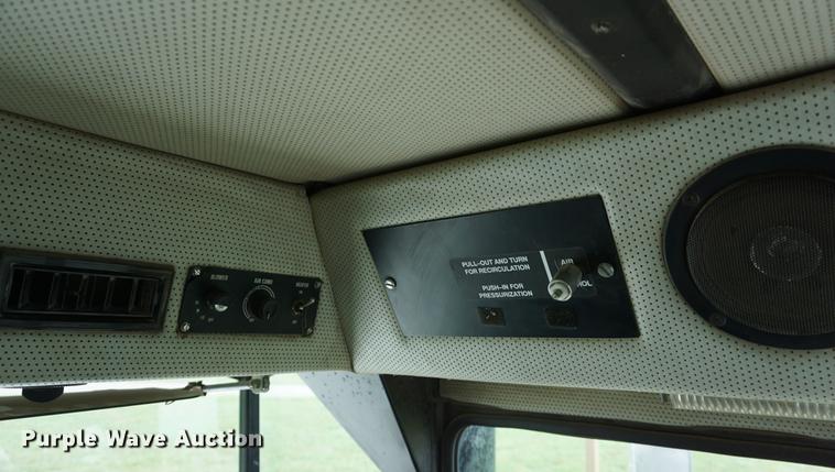 image for item DD7911 1998 Tyler 4330 applicator