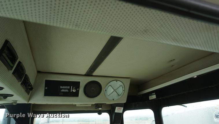 image for item DD7911 1998 Tyler 4330 applicator