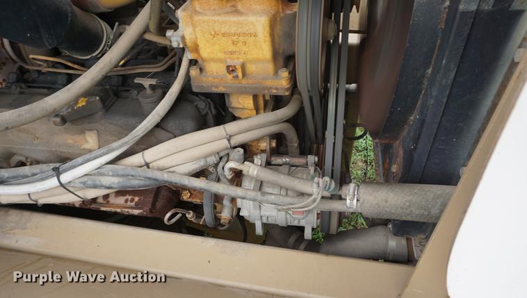 image for item DD7911 1998 Tyler 4330 applicator