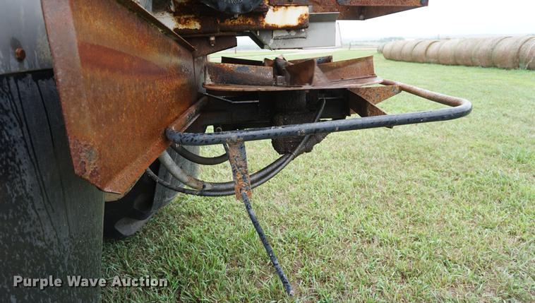 image for item DD7911 1998 Tyler 4330 applicator