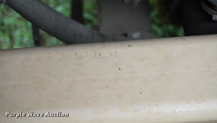 image for item DD7911 1998 Tyler 4330 applicator