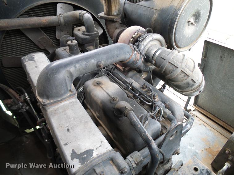 image for item DD8364 Gleaner N7 combine