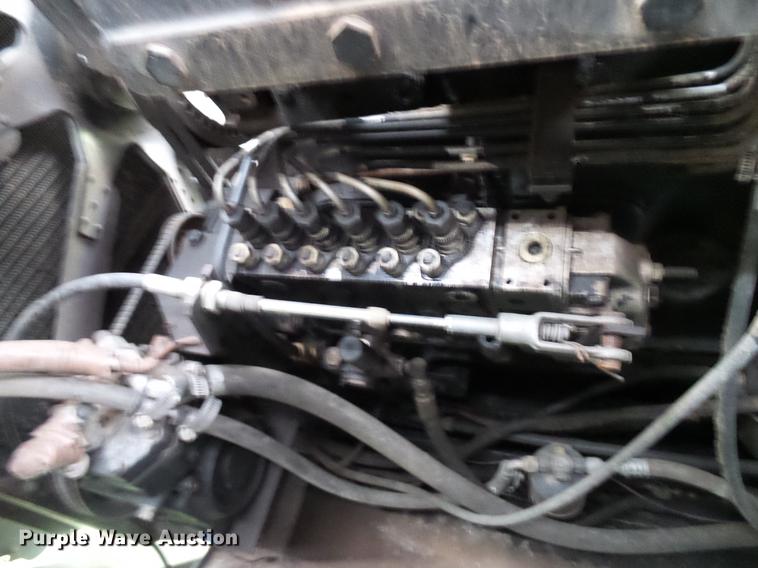 image for item DD8364 Gleaner N7 combine