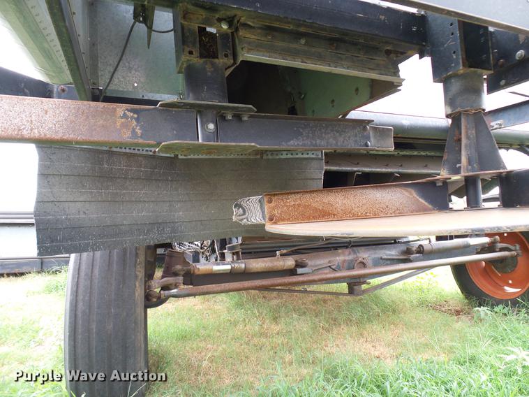image for item DD8364 Gleaner N7 combine