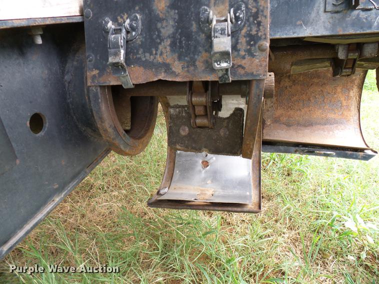 image for item DD8364 Gleaner N7 combine