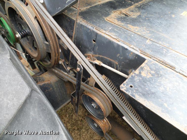 image for item DD8364 Gleaner N7 combine