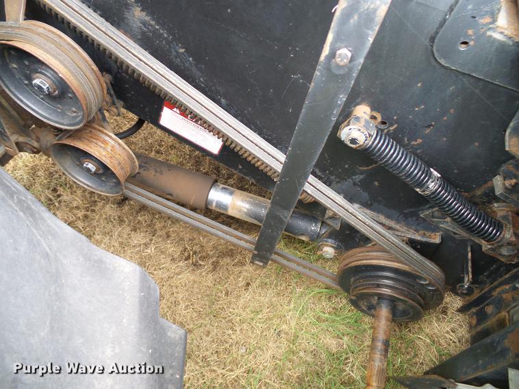 image for item DD8364 Gleaner N7 combine