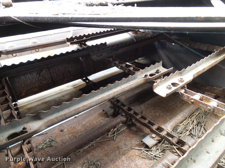 image for item DD8364 Gleaner N7 combine