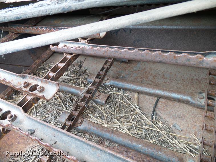 image for item DD8364 Gleaner N7 combine