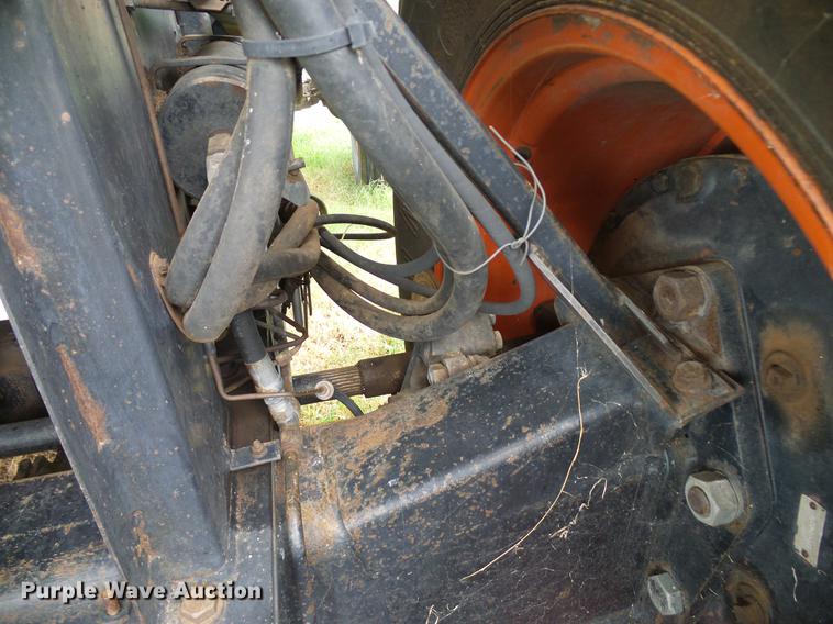 image for item DD8364 Gleaner N7 combine