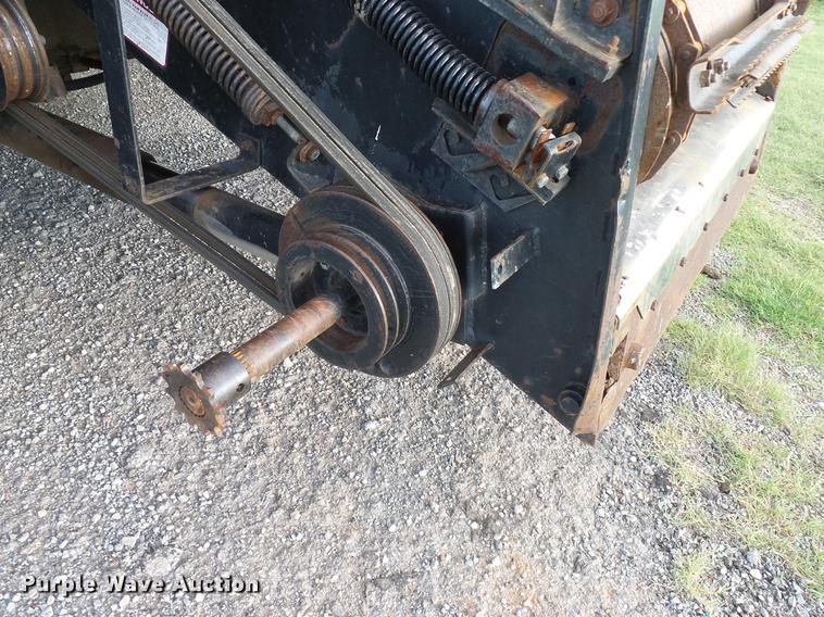 image for item DD8364 Gleaner N7 combine